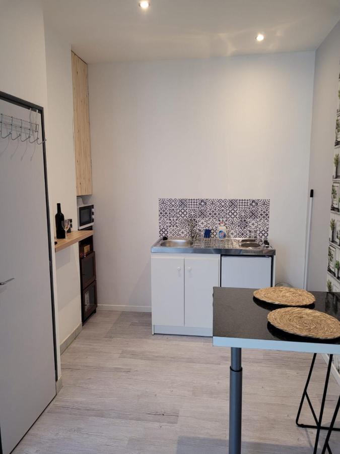 Studio Au Centre-Ville De ซ็องส์ ภายนอก รูปภาพ